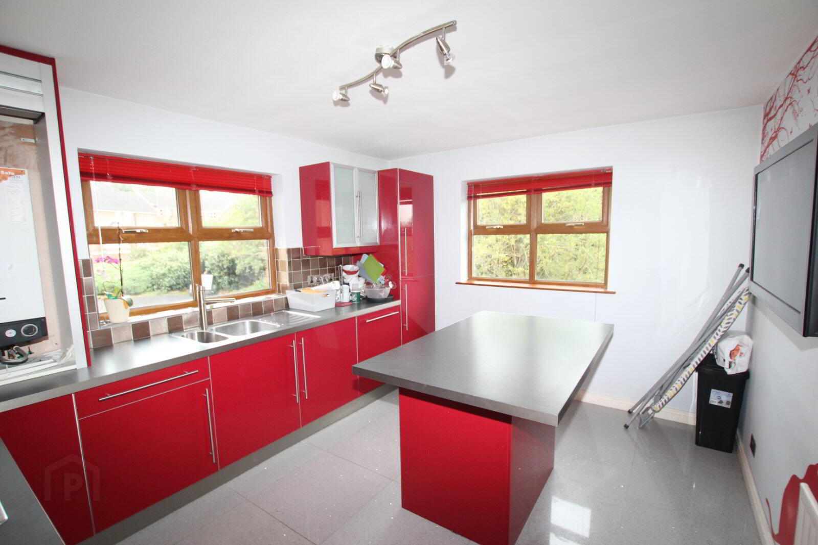 8 Mayfield Avenue 4 of 8