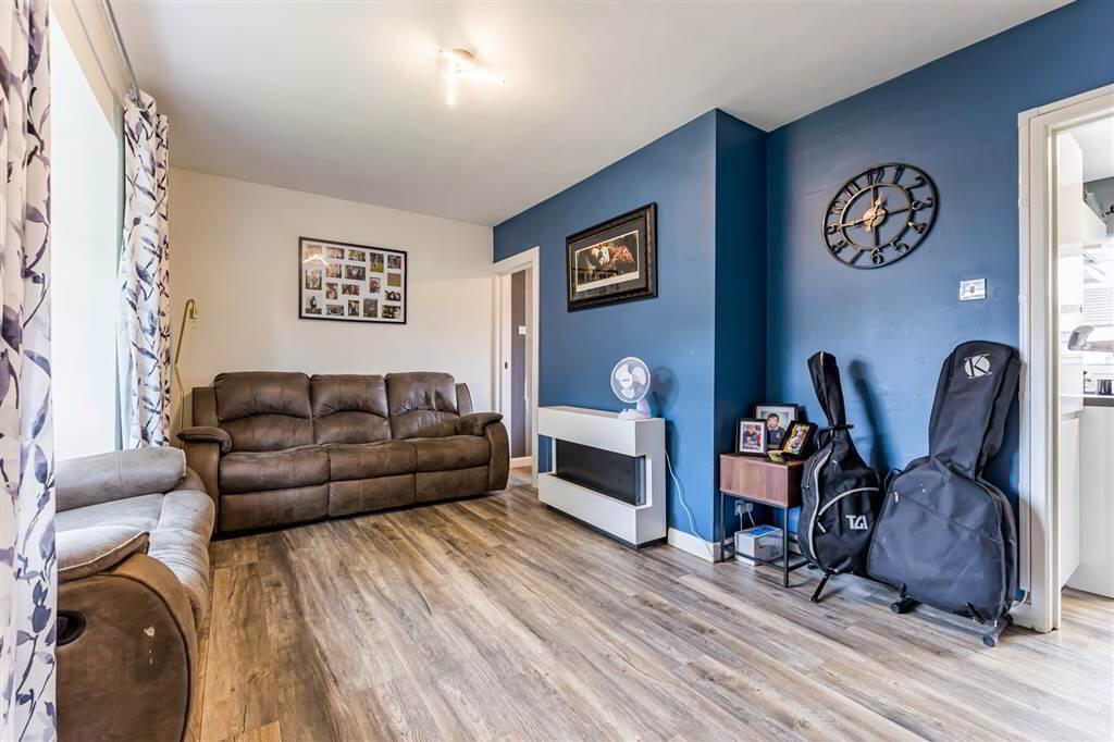 13 Limehurst Way 4 of 28