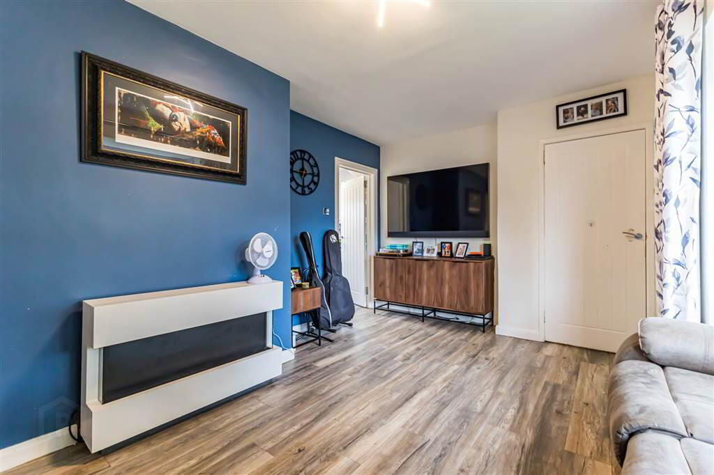 13 Limehurst Way 6 of 28