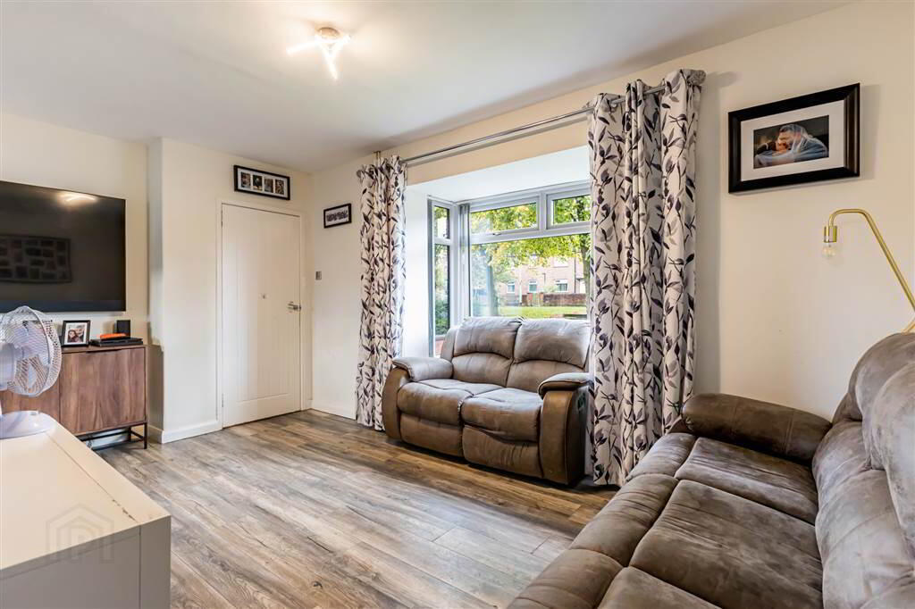 13 Limehurst Way 7 of 28