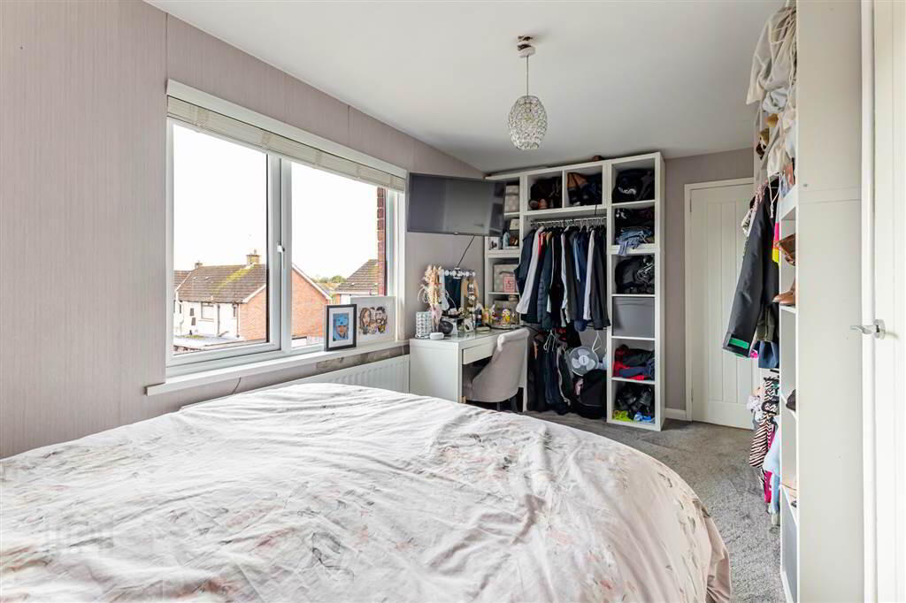 13 Limehurst Way 16 of 28