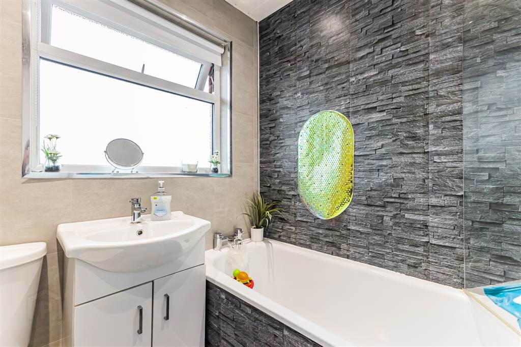 13 Limehurst Way 21 of 28