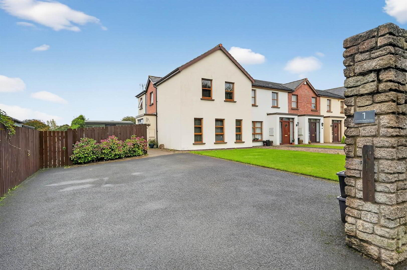 1 Gransha Road Terrace 1 of 15