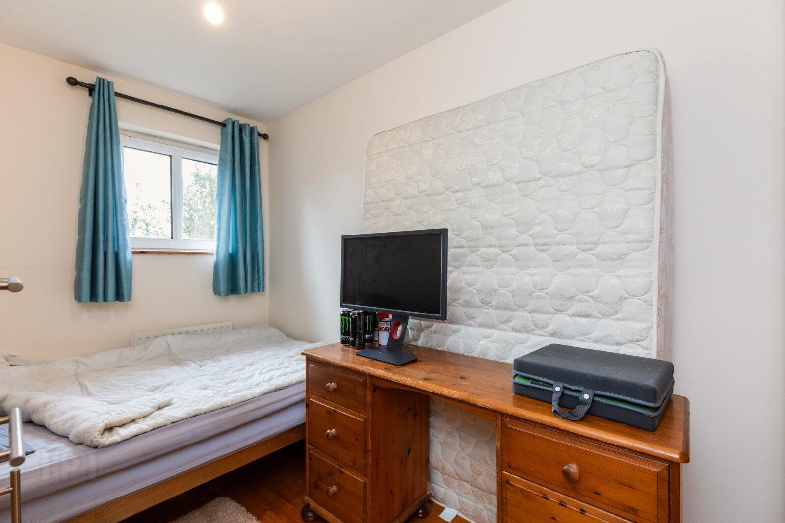 2 Oakleigh Park 14 of 16