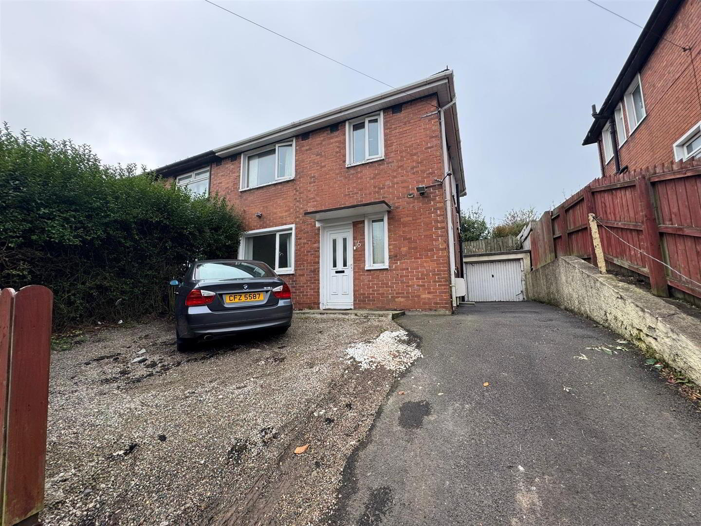 16 Farmley Crescent 1 of 10