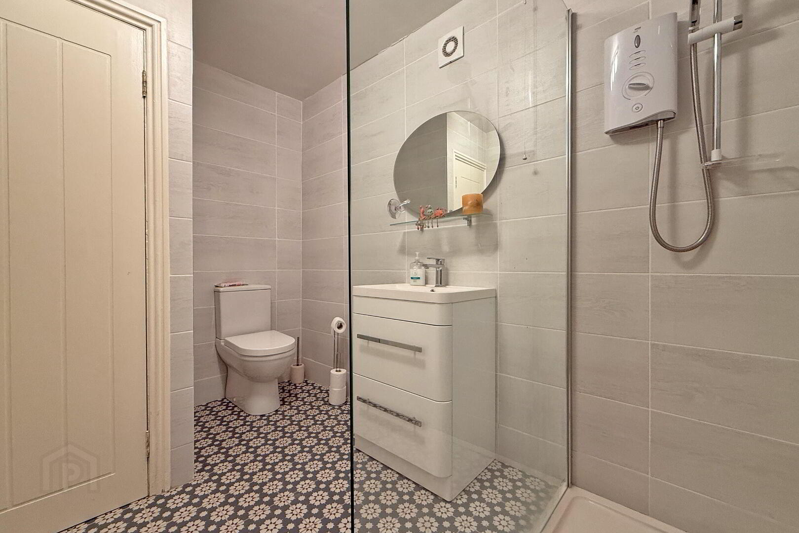 Flat 1, 64 Causeway Street 10 of 11