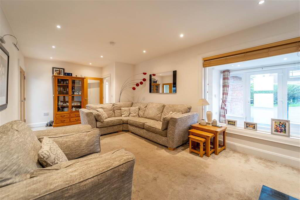 87 Rathmore Road 9 of 38