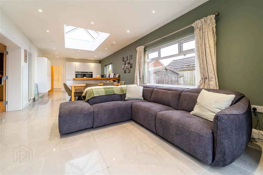 87 Rathmore Road 13 of 38