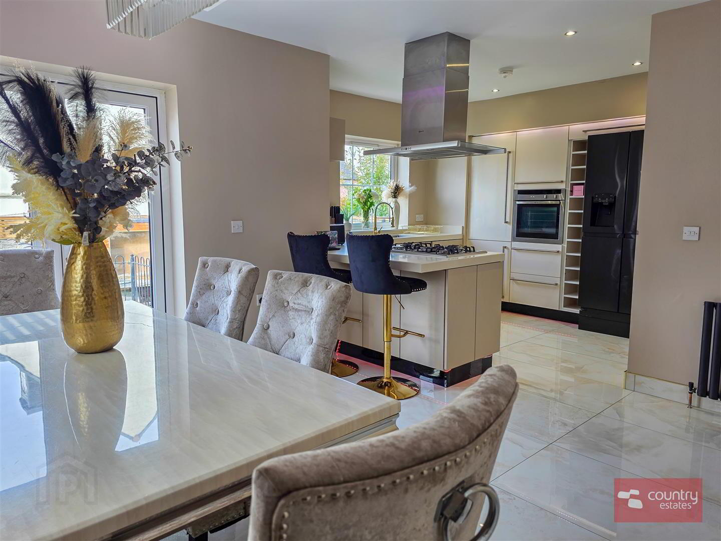 99 Blackrock Square 14 of 63