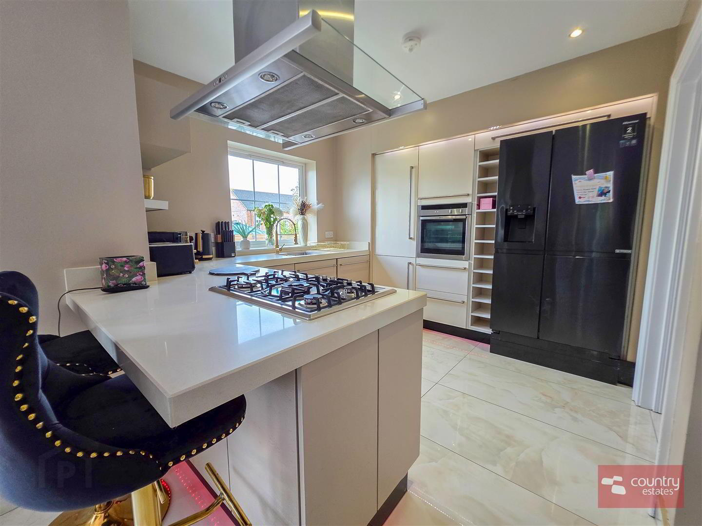 99 Blackrock Square 15 of 63