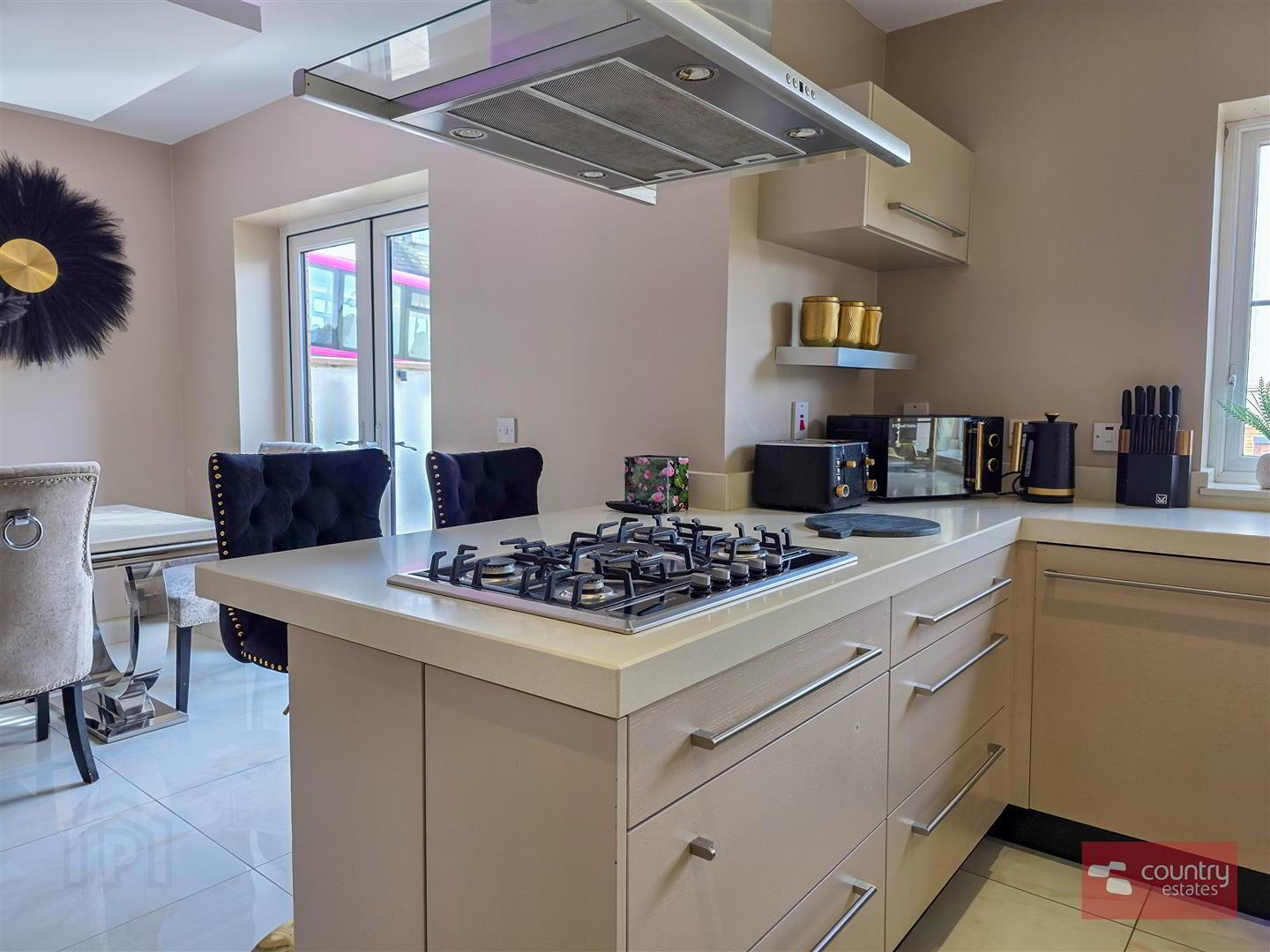 99 Blackrock Square 20 of 63