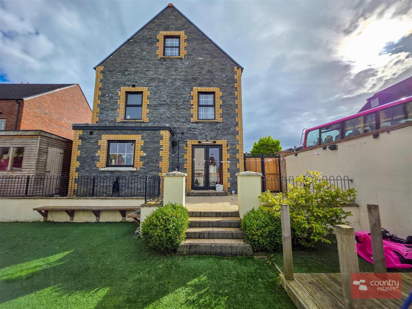 99 Blackrock Square 51 of 63