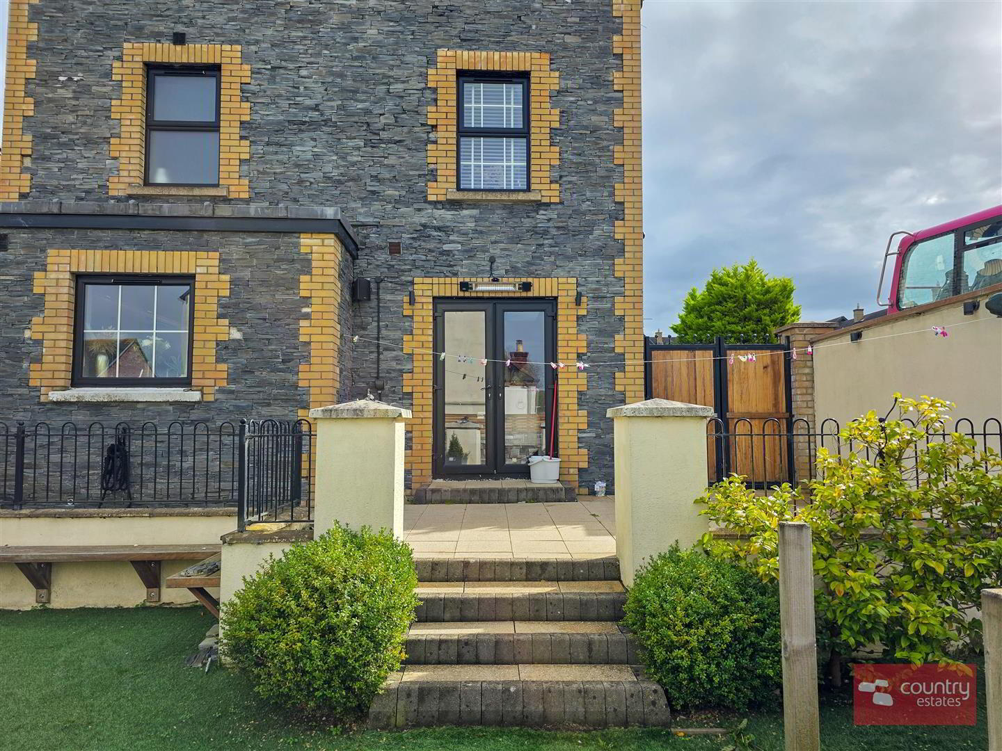 99 Blackrock Square 60 of 63
