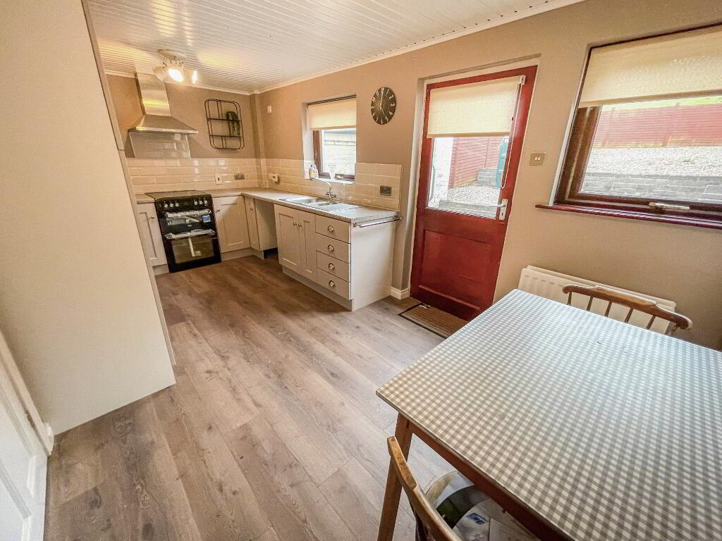 76 Hillview Avenue 6 of 17