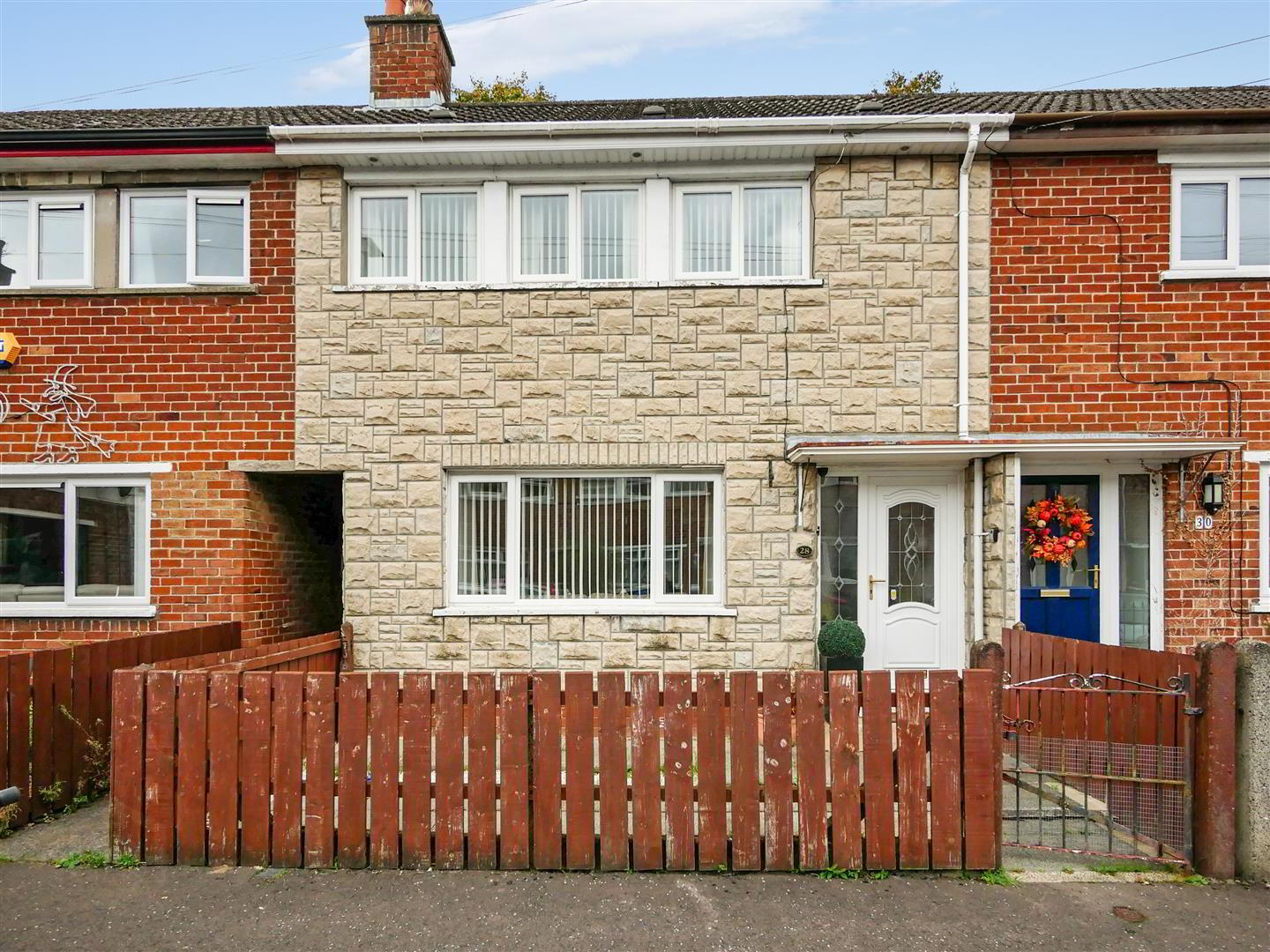 28 Minnowburn Drive 1 of 19