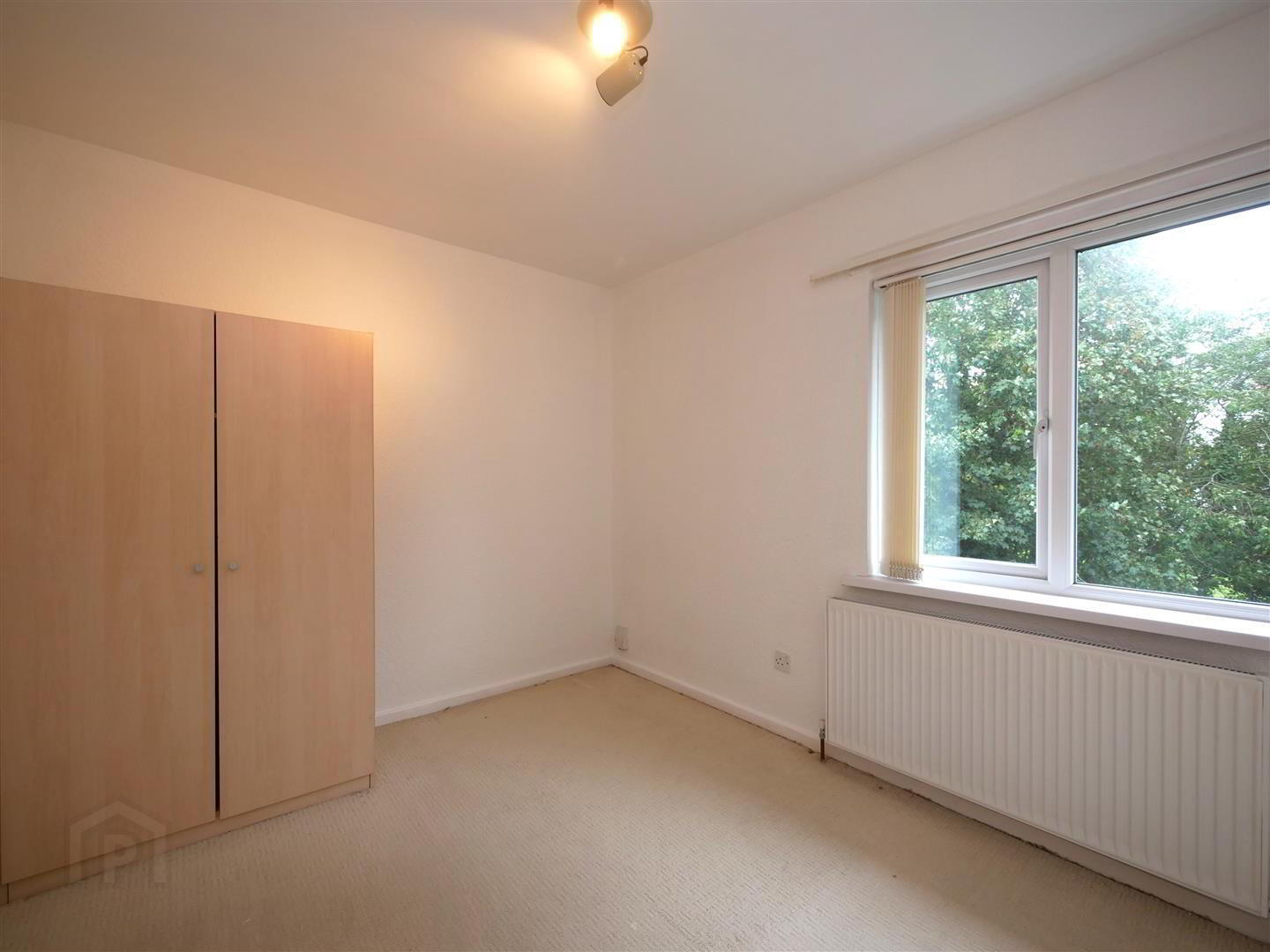 28 Minnowburn Drive 12 of 19