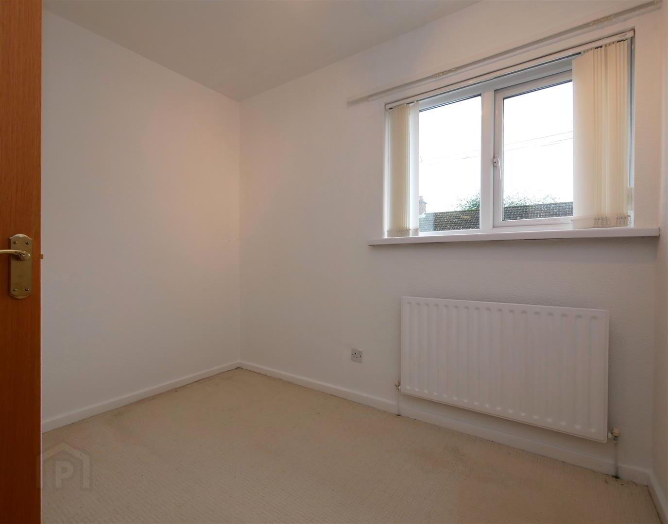 28 Minnowburn Drive 13 of 19