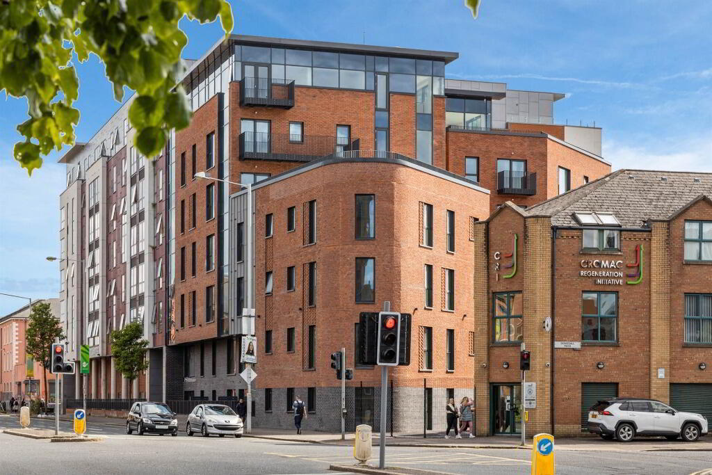 121 Coyles Place 1 of 8