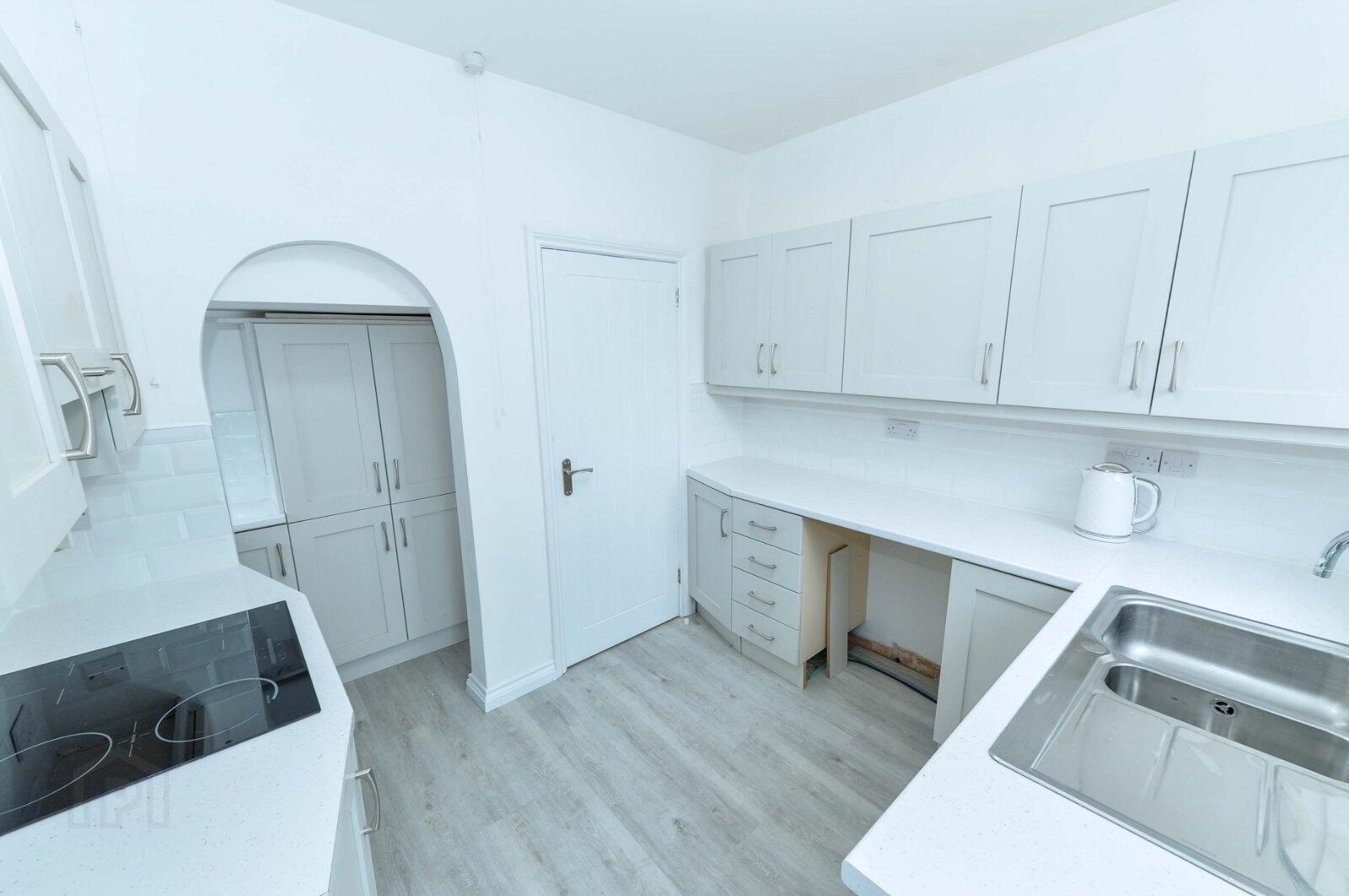 34 Kensington Gardens South 7 of 18