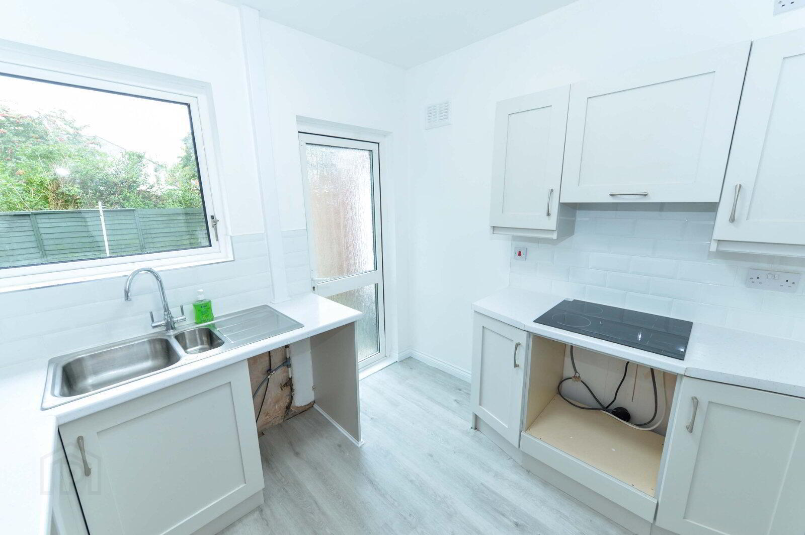 34 Kensington Gardens South 8 of 18