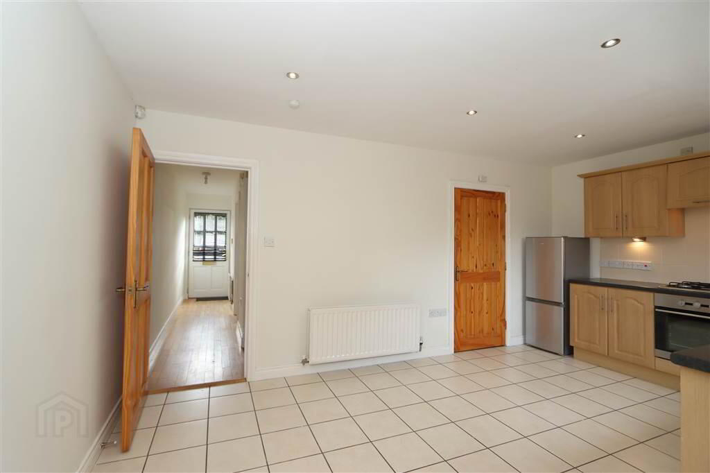 22 East Street Court 7 of 18