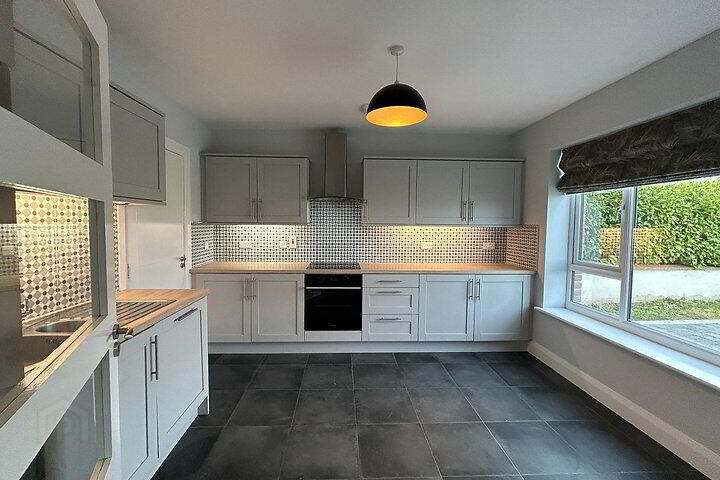 42 Linenfield Crescent 4 of 16