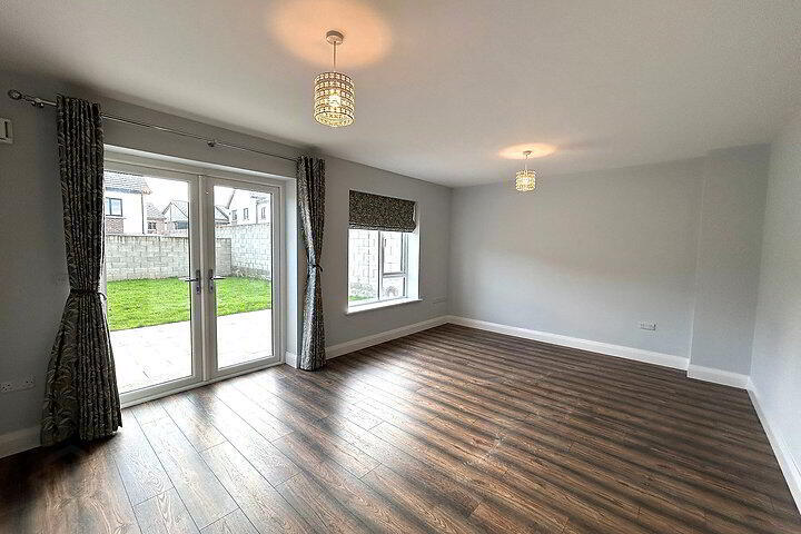 42 Linenfield Crescent 9 of 16