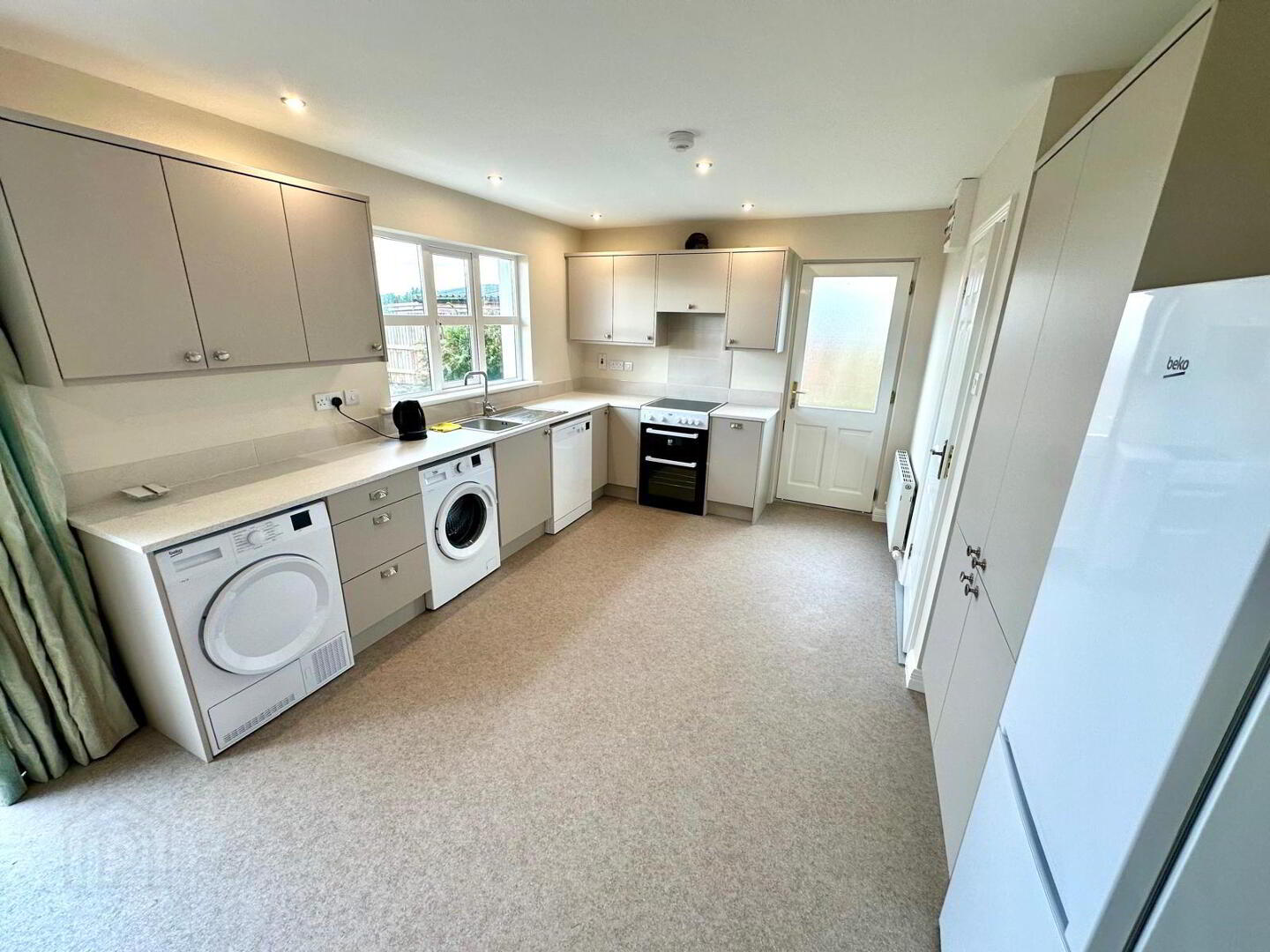 37 Castlegrove 4 of 17