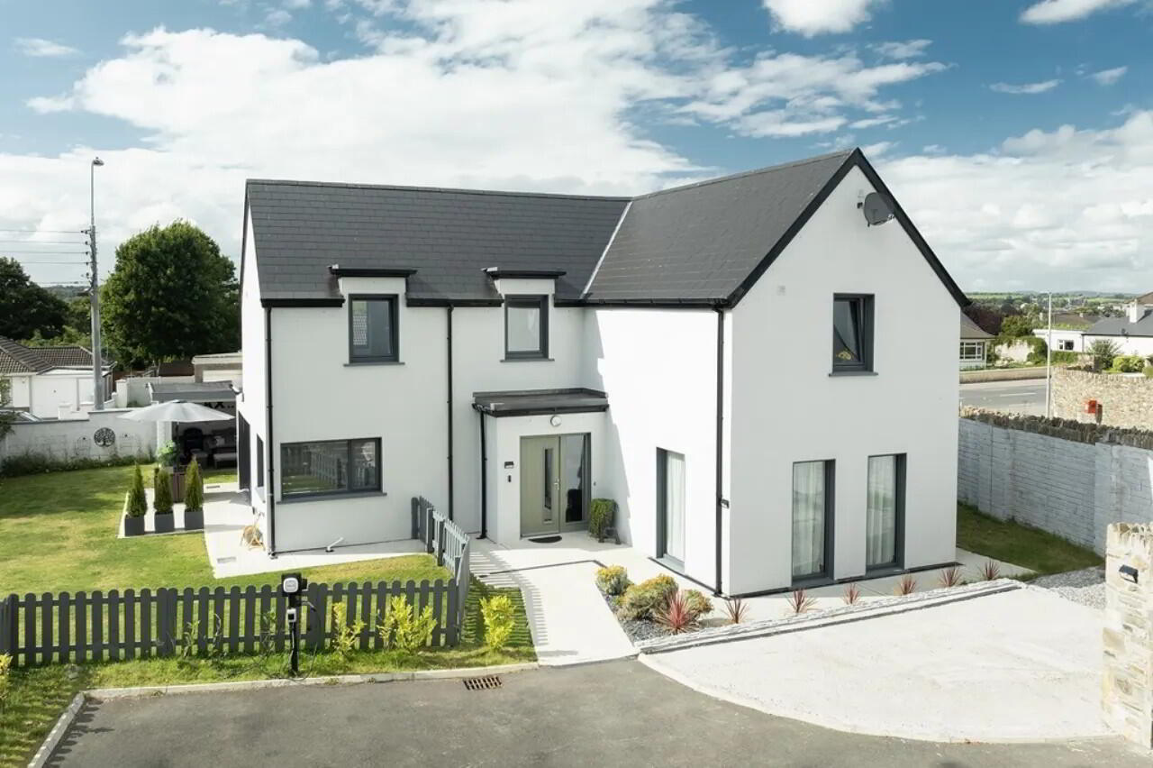 Stoneleigh House, Cork Road 1 of 39