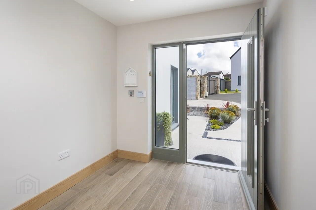 Stoneleigh House, Cork Road 4 of 39