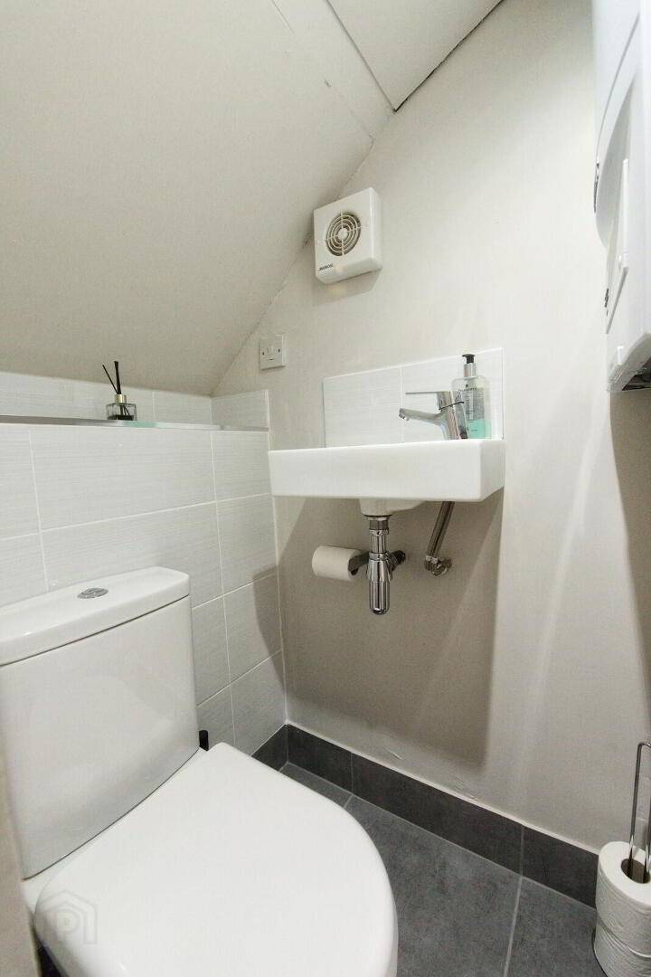 55 Prince Edward Drive 4 of 16