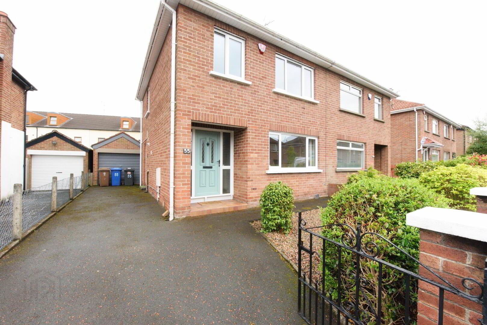 55 Prince Edward Drive 1 of 16
