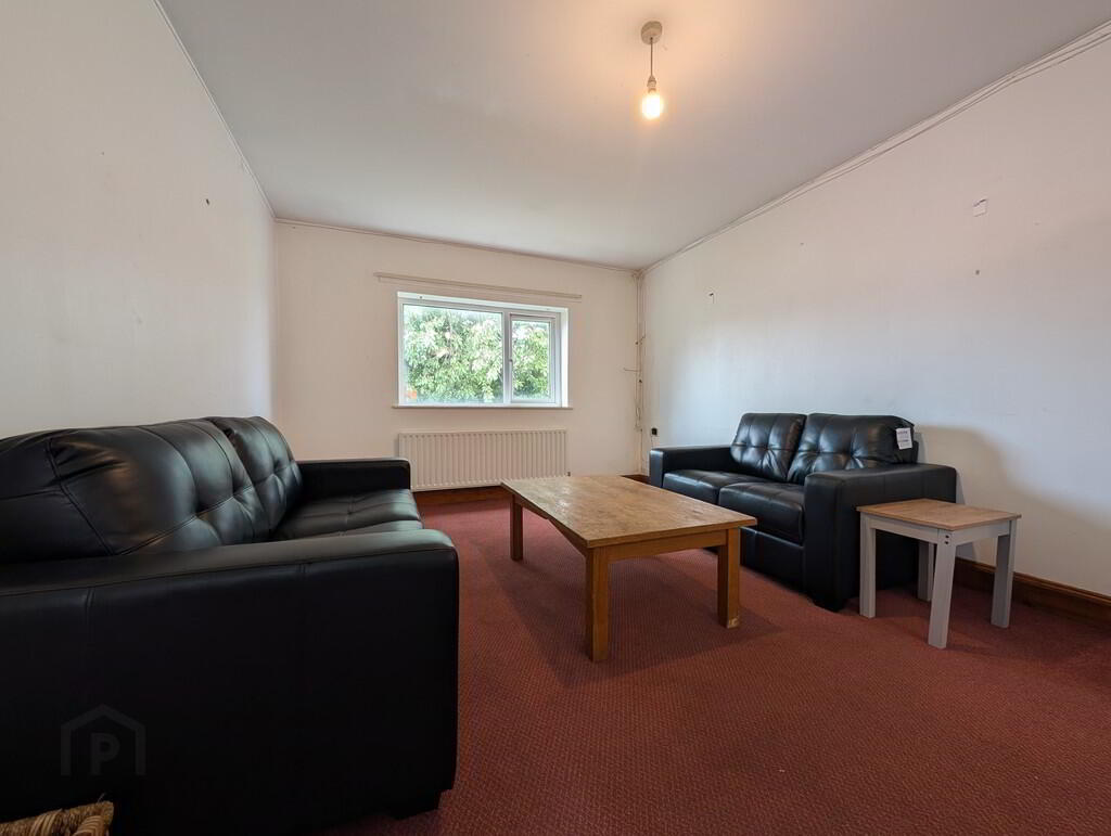 Flat 2, 6 Eglantine Avenue 6 of 18