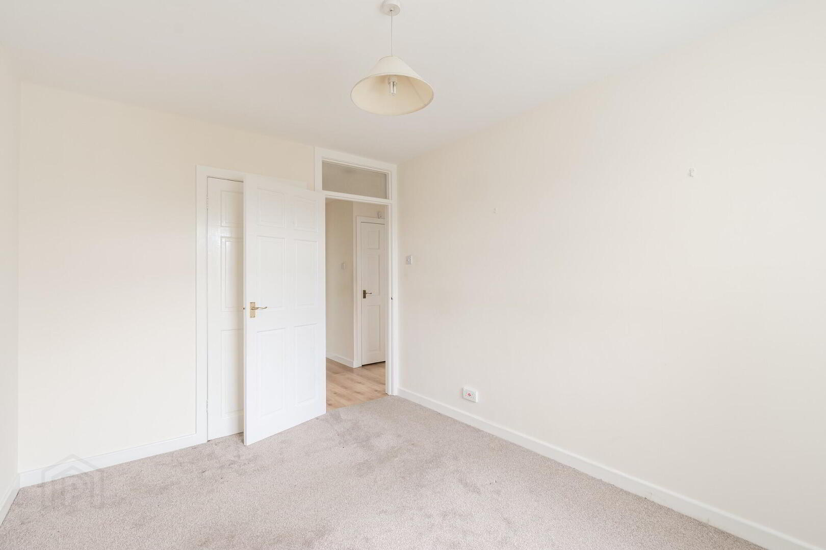 14 Beechwood Park 16 of 27
