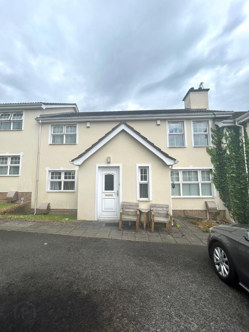 17 Oakfield Mews 1 of 8