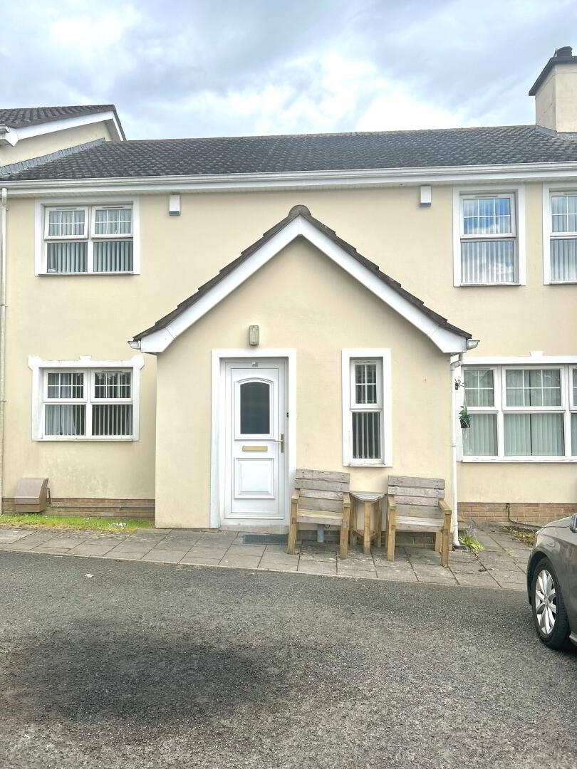 17 Oakfield Mews 2 of 8