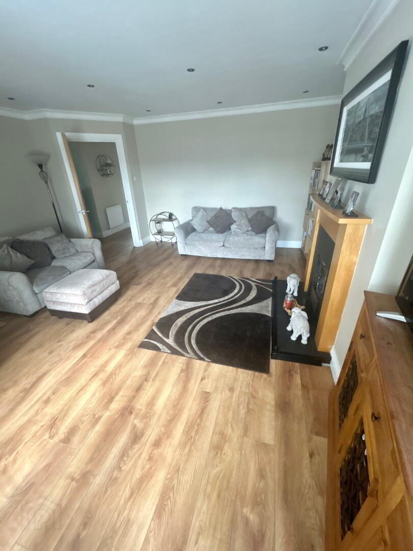 17 Oakfield Mews 4 of 8