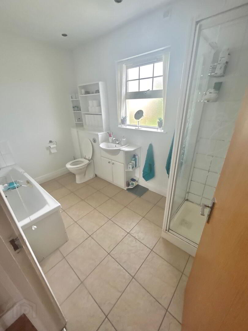 17 Oakfield Mews 7 of 8