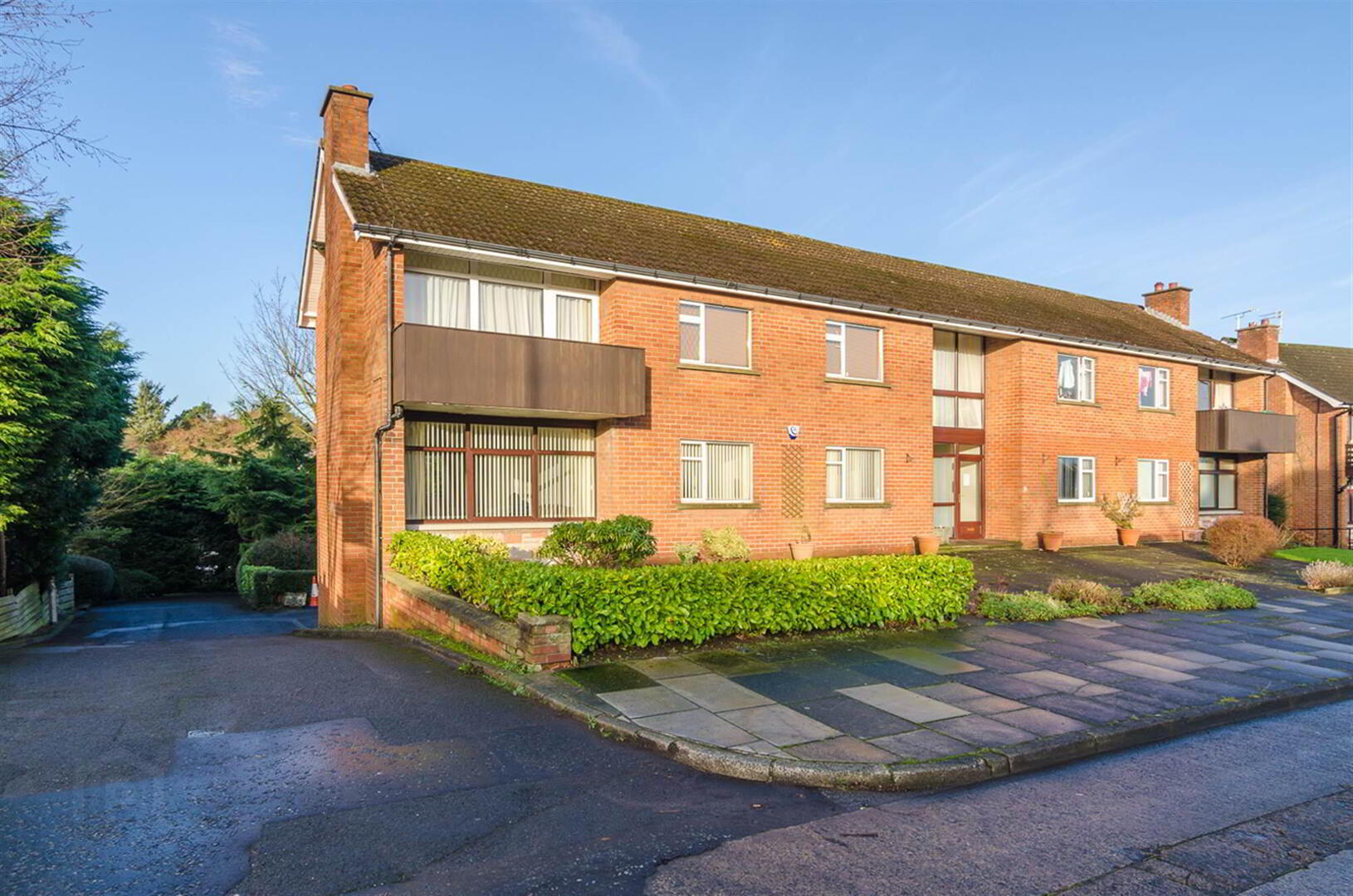 2, 33 Knightsbridge Park 2 of 13