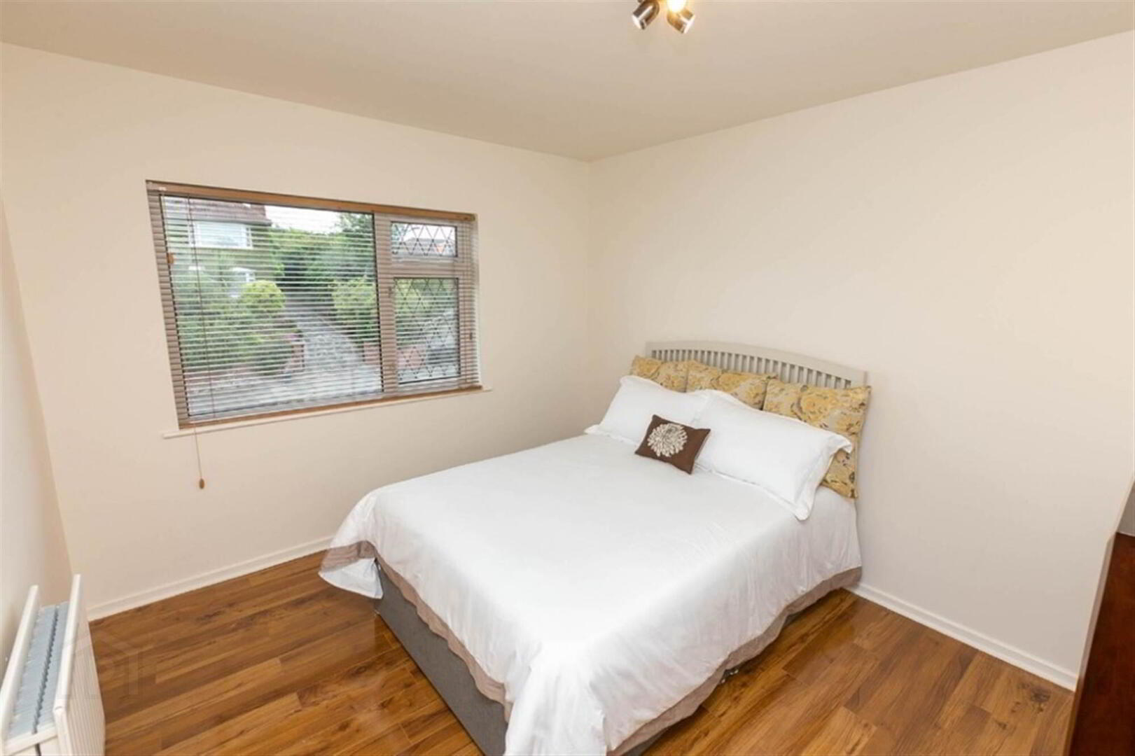 2, 33 Knightsbridge Park 10 of 13
