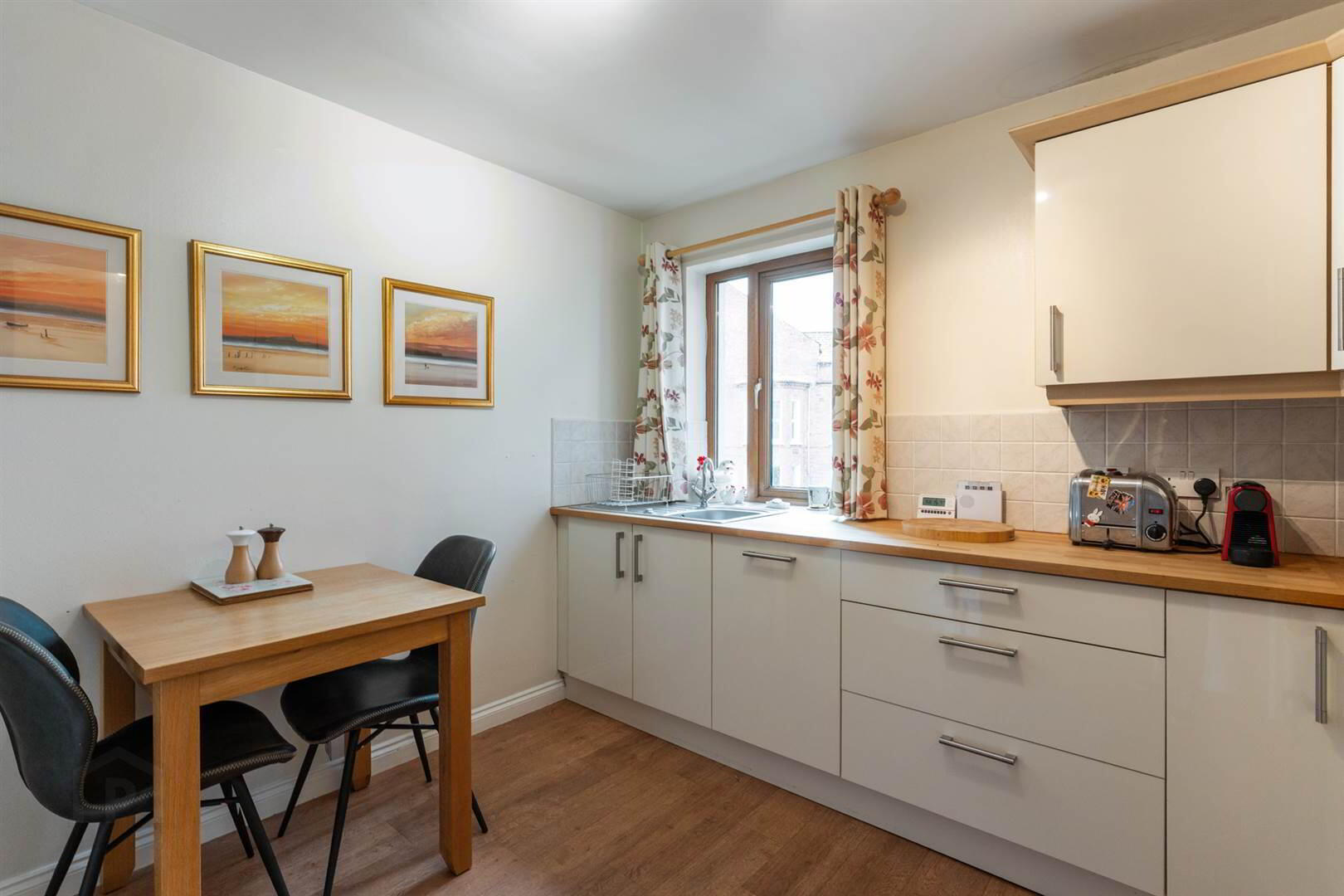 Apt 3 Belmont Gate, 1 Wandsworth Road 8 of 15