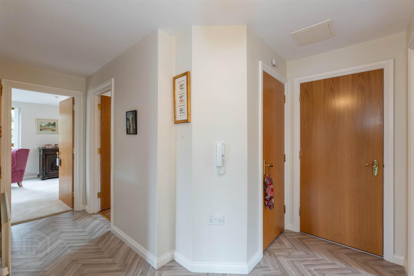 Apt 3 Belmont Gate, 1 Wandsworth Road 4 of 15