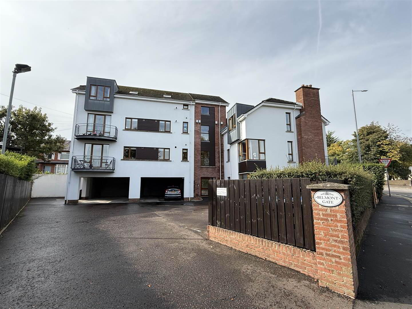 Apt 3 Belmont Gate, 1 Wandsworth Road 1 of 15