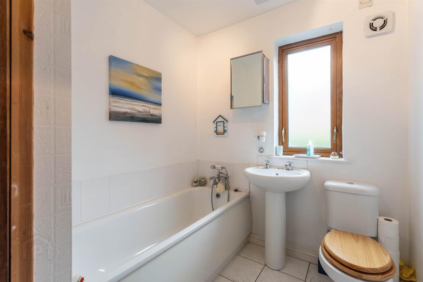 Apt 3 Belmont Gate, 1 Wandsworth Road 13 of 15