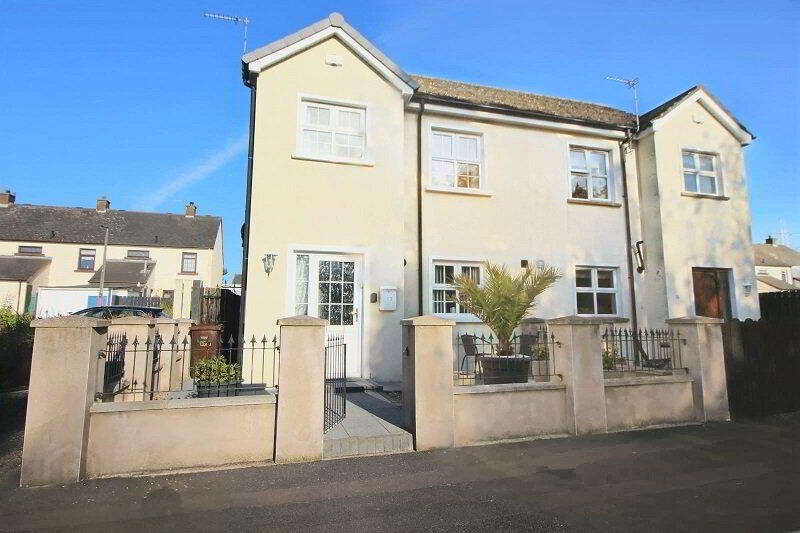 17 Higgins Court 1 of 9