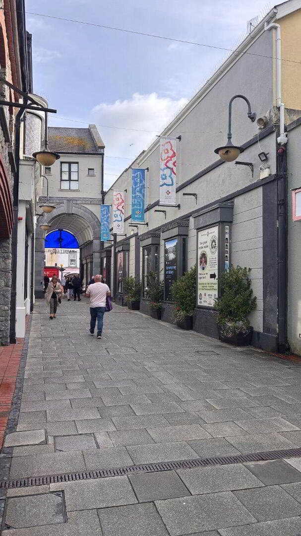 Unit 9, Market Cross Shopping Centre 2 of 8
