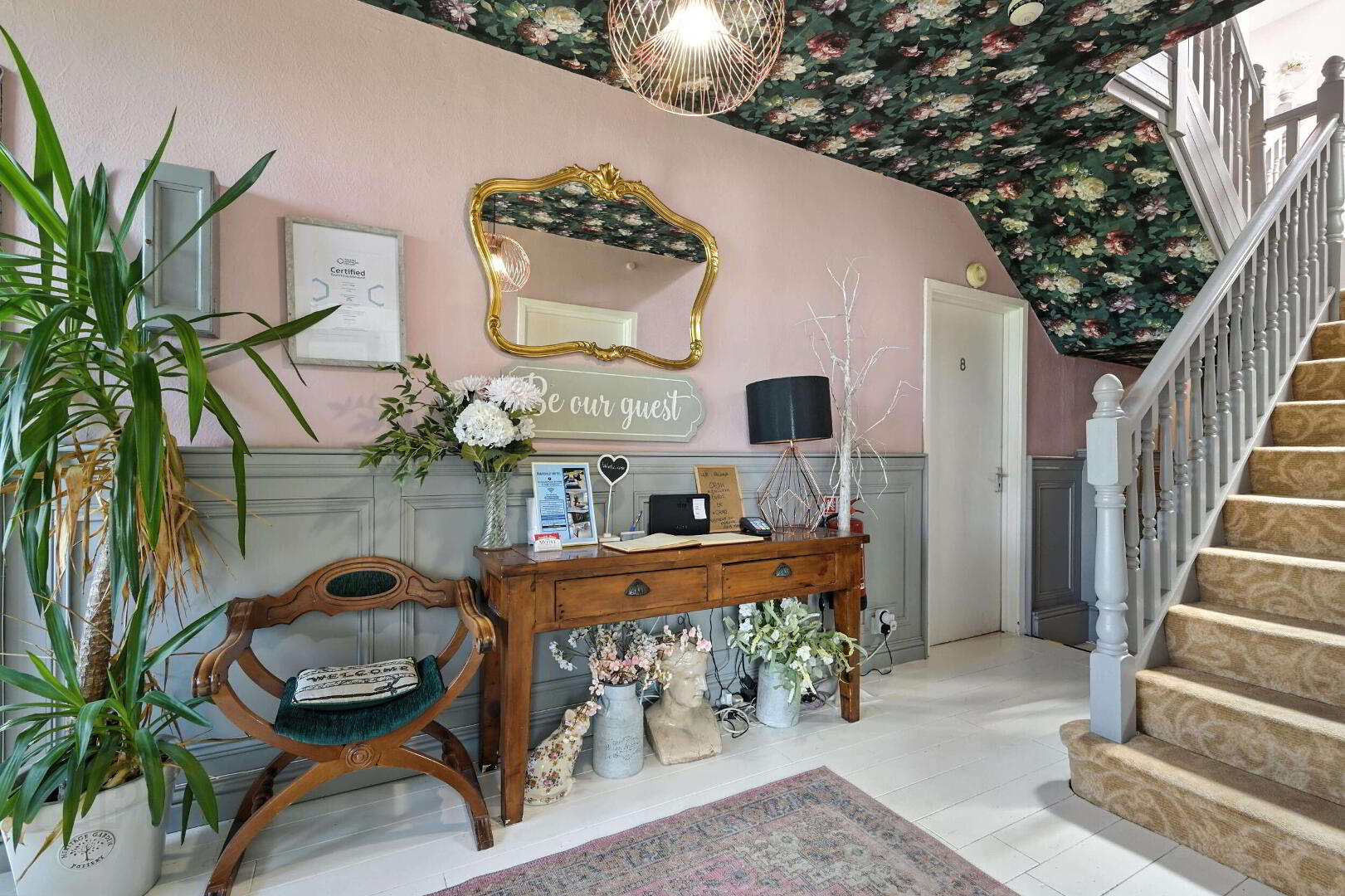 Fully Operational Motel, 150 Belsize Road 3 of 19