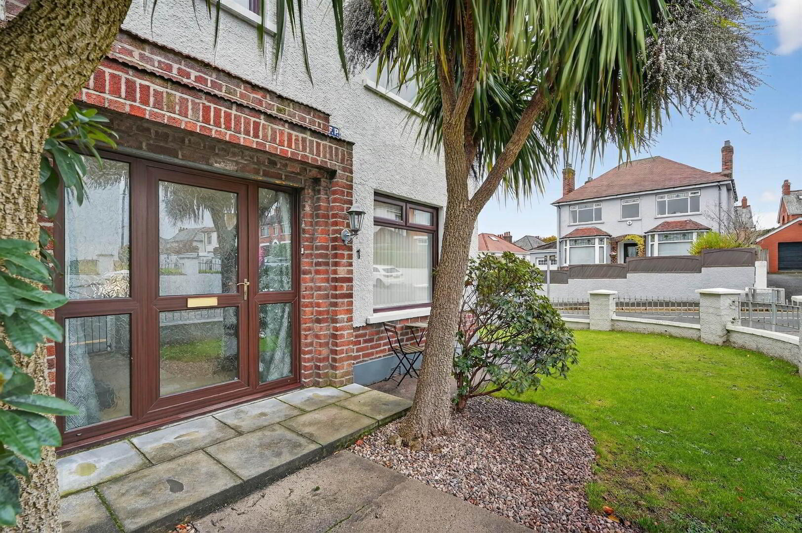 1 Thornhill Crescent 3 of 22