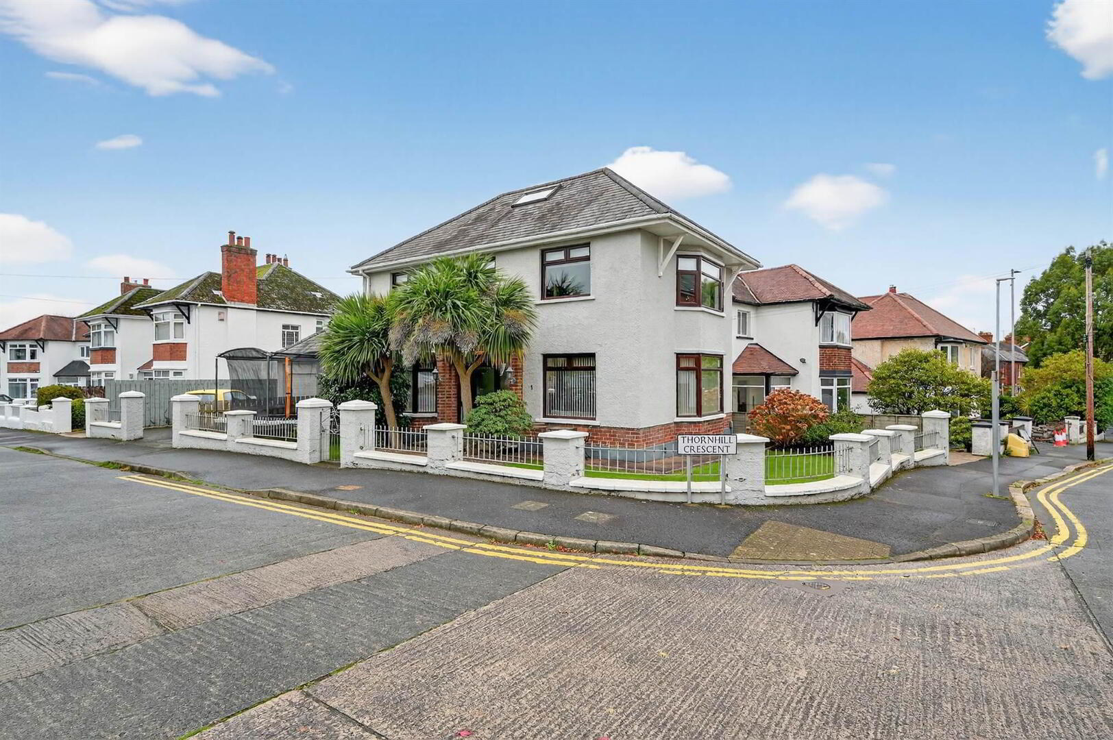 1 Thornhill Crescent 2 of 22