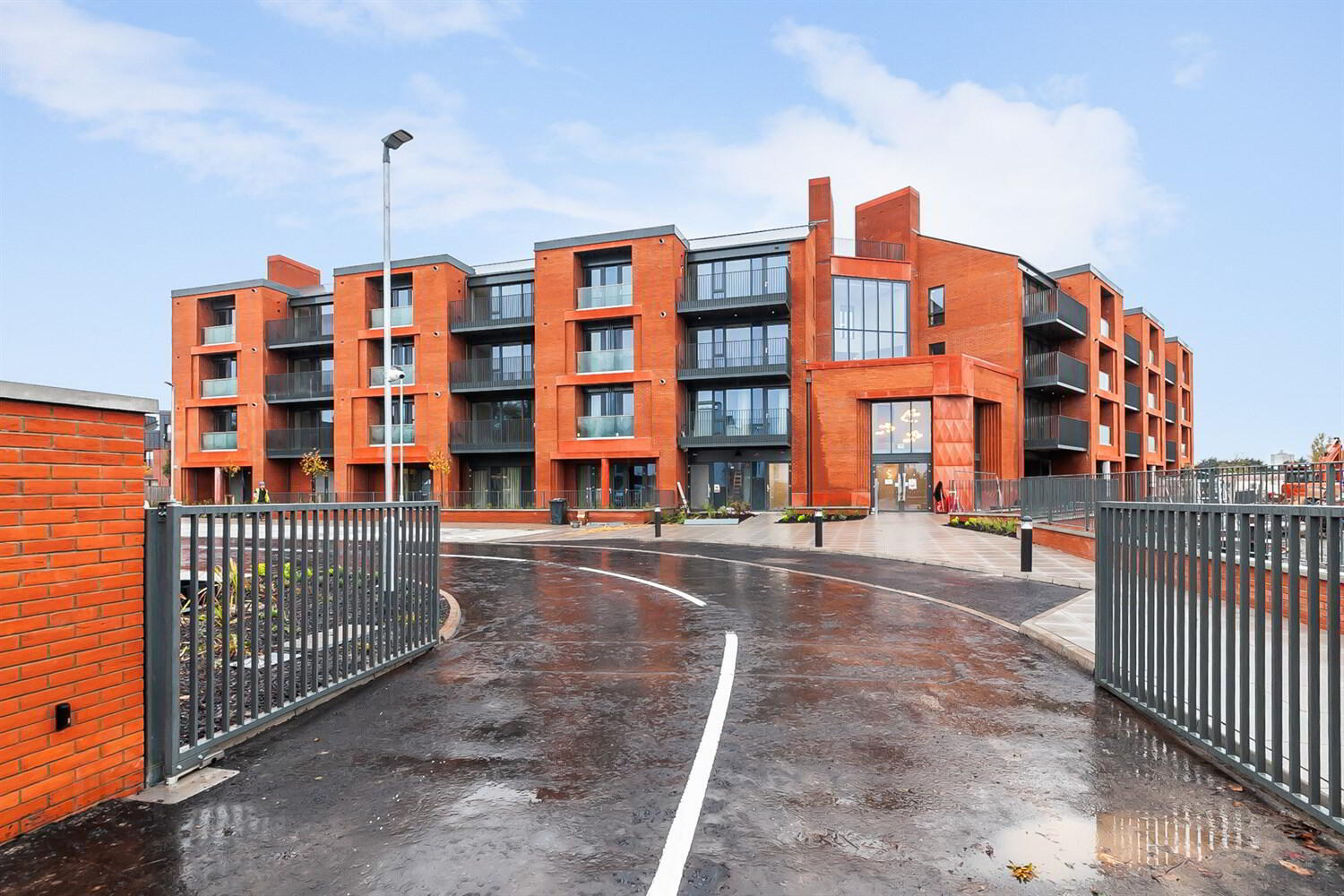 Apt 6, 10 Kings Hall Lane 1 of 28